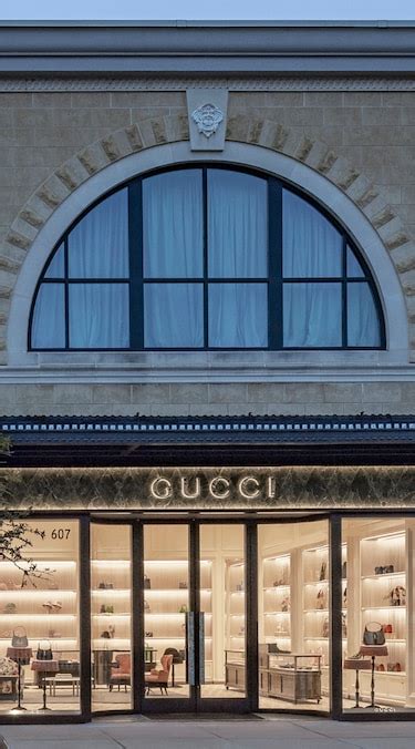 the woodlands gucci store.